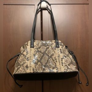 Daniel Leather Shoulder Bag